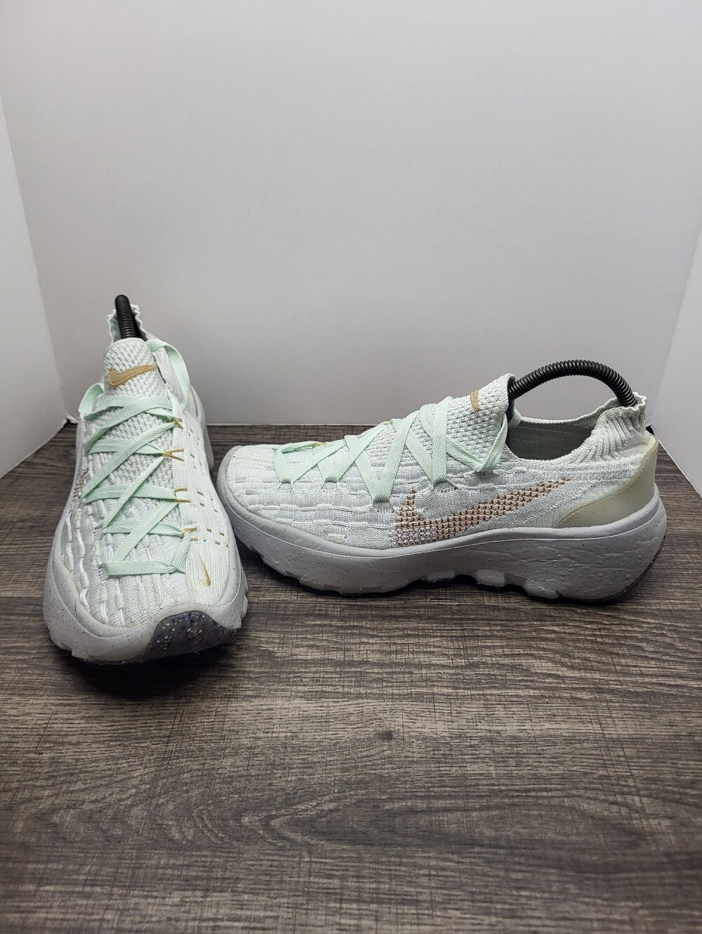 Nike Space Hippie 04 Womens 9 Barely Green Sneakers Shoes DA2725-300